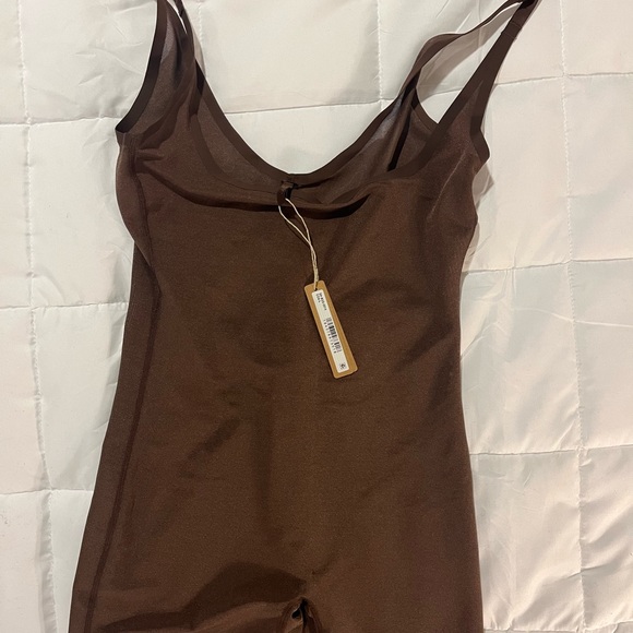 Skims Sheer Sculpt Open Bust Bodysuit - Picture 2 of 3